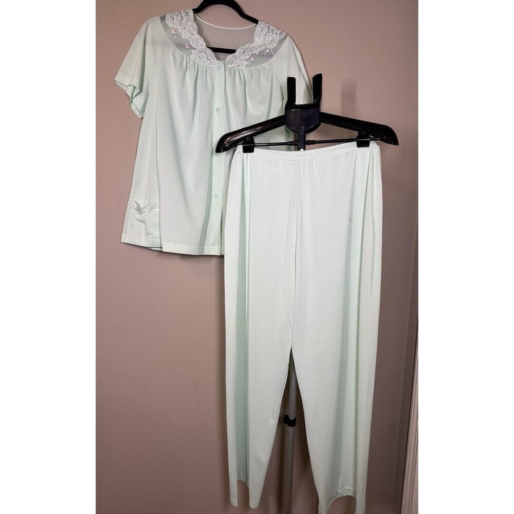 Vintage Shadowline 2 Piece Green Nylon Pajama Set Size 38 Embroidered Neckline